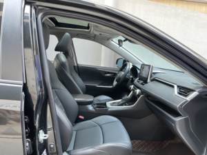 La base d'exportation de voitures d'occasion en Chine propose des voitures à essence à bas prix Modèle de stock <span class=keywords><strong>Venza</strong></span> Sièges en cuir de direction gauche fournis en vrac - Product Image 5