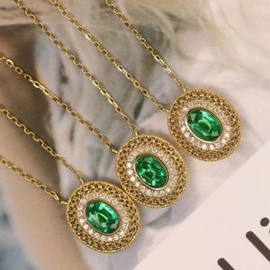 Collier en or fin 18 carats Au750 pour femme avec pendentif émeraude et diamants Xinfly 0,45 ct - Product Image 2