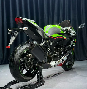 Motocicleta de calle usada de doble cilindro y 650cc para <span class=keywords><strong>Kawasaki</strong></span> <span class=keywords><strong>ER6N</strong></span> Verde 2016 - Product Image 5