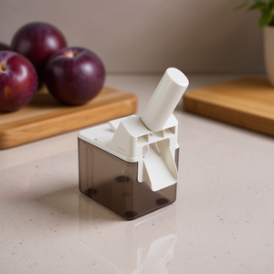 Descorazonador de ciruelas Leifheit, 1 pieza, para extraer fácilmente los huesos de ciruelas y frutas similares - Product Image 3