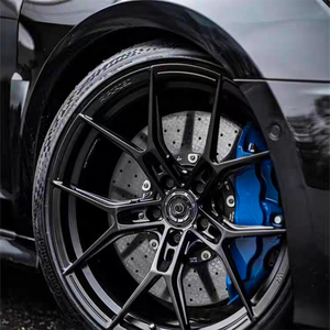 Rines Forjados Personalizados de 17-18 Pulgadas 8-9.5J |   Forja de 10000T |   1 Pieza/2 Piezas |   Ajuste Universal para Todos los Modelos de Automóviles, OEM y ODM Disponibles - Product Image 1