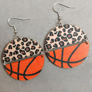 Pendientes de madera Deportes Bola Empalme Estampado de leopardo Pendientes colgantes redondos para mujeres Uionen 2370 - Product Image 4