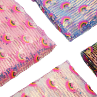 Tissu léger en maille de satin tricoté brodé à sequins de 3 mm imprimé arc-en-ciel pour robes de filles, sacs, chaussures, jupes de mariage, jouets