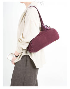 กระเป๋าหนังวัวคุณภาพสูงสำหรับผู้หญิง สะพายไหล่หรือถือใต้วงแขน  ไม่มีโลโก้แบรนด์  กระเป๋าแฟชั่นหรูหรา หนังแท้สำหรับผู้หญิง - Product Image 4