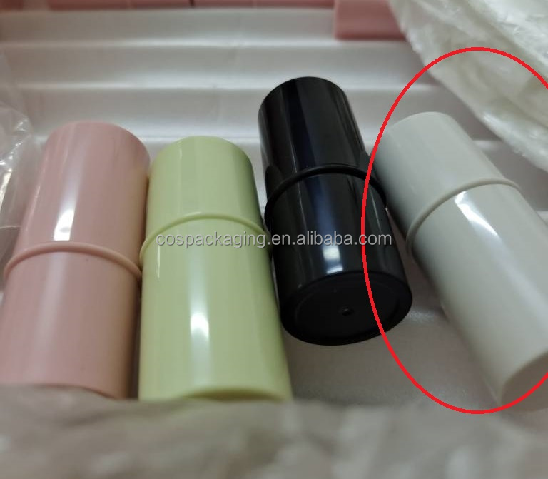 สีขาวมันวาว