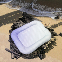 Tapis rafraîchissant 3D pour chat Summer Ice House, en polyester respirant, durable et portable pour animaux de compagnie