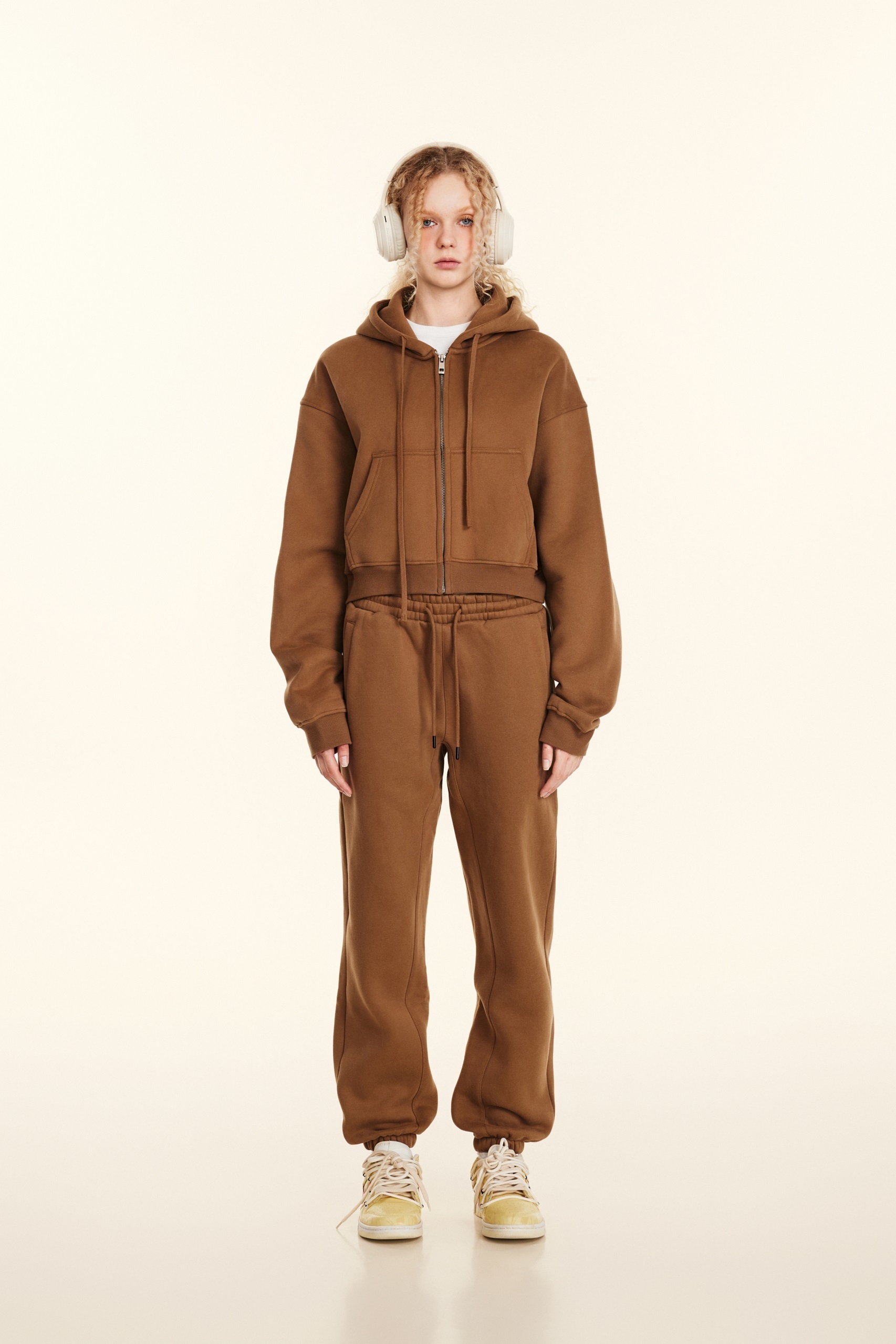 สีน้ำตาล