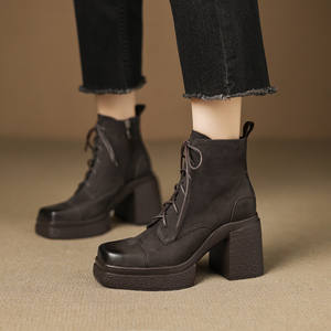 Botas de tacón grueso de una sola pieza, impermeables, antideslizantes, informales, de cuero vacuno de primera calidad, duraderas, de color liso, estilo retro, con cinturón decorativo, las más vendidas. - Product Image 5