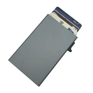 Custom Anti Rfid blocco in alluminio metallo portafoglio da uomo Pop-Up in fibra di carbonio sottile e minimalista porta carte di credito con scatola fermasoldi