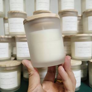 Venta al por Mayor de Frascos de Vidrio Hechos a Mano con Tapa de Corcho, Frascos de Vidrio Esmerilado para Velas de Cera de Soja de 8oz, Velas Aromáticas de Marca Privada para el Día del Padre - Product Image 1