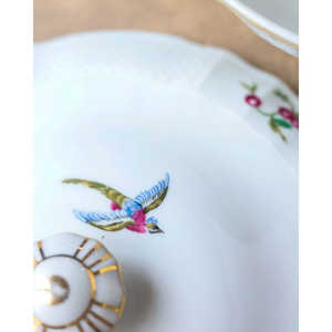 Plat à légumes en porcelaine française 8 pouces, assiette en céramique peinte à la main, motif oiseaux de paradis personnalisable pour usage domestique et hôtelier - Product Image 1