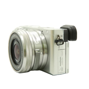 Appareil photo d'occasion SO-NY A6400 + objectif 16-50, enregistrement 4K en direct, avec batterie, chargeur et bandoulière - Product Image 4