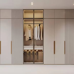 Customized Walk-in Bedroom Furniture <b>with</b> a Modular Built-in Luxurious Design and a Modern Design Featuring <b>Mirrors</b>. - Product Image 1