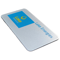 Étiquette personnalisée en aluminium imprimée bleu clair avec logo et code-barres
