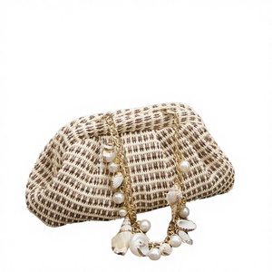 Sac à bandoulière léger et imperméable pour femme, motif coquillage et perles, style géométrique vintage, collection été, avec fermoir tressé - Product Image 2