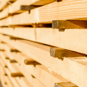 ไม้แห้งอบในเตาเผา ผลิตในตุรกี ปราศจากรอยตายและรอยแตก ยี่ห้อ CRC เกรด V-CRC สำหรับงานคลังสินค้า - Product Image 1