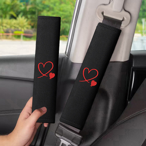 YECAI Copri Cintura di Sicurezza Auto con Ricamo a Cuore, Morbida Imbottitura Protettiva per Spalle, Accessori Interni Auto Universali - Product Image 3