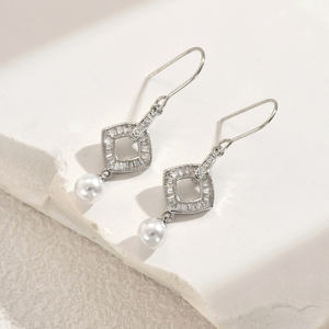 Pendientes de lujo de estilo Vintage para mujer, nuevo diseño de gota a la moda, colgante de perla, Zirconia cúbica, cobre geométrico para regalo de boda - Product Image 4