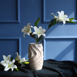 Flor Artificial de Lirio de Tres Cabezas Yihua Floral Art, Flor de Seda Blanca para Decoración de Sala de Estar y Decoración del Hogar - Product Image 2