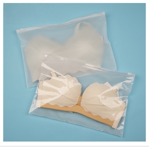 Sacs en polyéthylène refermables avec logo imprimé pour vêtements, t-shirts, emballage en plastique givré personnalisé avec fermeture éclair, sacs à fermeture éclair pour vêtements - Product Image 5