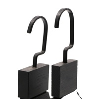 Cintre en bois avec logo personnalisé de haute qualité Cintres de costume en bois de frêne de luxe Cintre noir pour vêtements avec logo