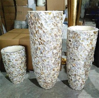Pot de fleurs en mosaïque de coquillages en forme de triangle, nacre blanche, pour l'hôtellerie