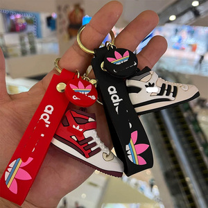 Mejor Precio Llavero de PVC con Diseño de Trébol, Colgante para Llaves de Coche y Accesorios para Colgar en Bolsos, Venta al por Mayor - Product Image 2