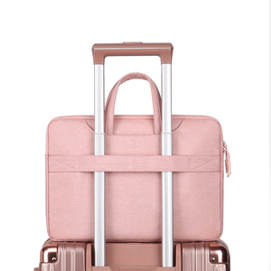 Venta al por mayor personalizado 15,6 pulgadas Nylon <span class=keywords><strong>Laptop</strong></span> Tote Bag impermeable Business Messenger Bag para hombres mujeres <span class=keywords><strong>y</strong></span> damas estilo simple barato - Product Image 5