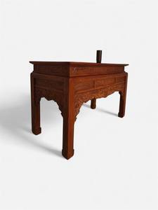 Table d'autel simple en bois Huong Wood Nhu Y, artisanale, pour un espace spirituel à la maison - Product Image 3