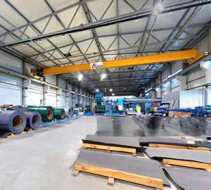 Operaciones de manipulación de materiales industriales de alta resistencia en plantas de producción modernas, fabricación de grúas puente. - Product Image 3