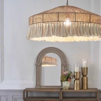 Lustre suspendu artisanal Wabi-Sabi en macramé tressé naturel avec pompons, en corde de chanvre, rotin et lin, style bohème, éclairage LED