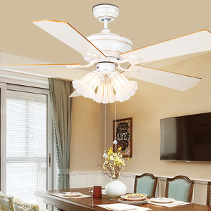 Ventilateur de table blanc à 5 pales avec garniture dorée, kit d'éclairage, commande mécanique, 3 vitesses, moteur DC, alimenté à l'énergie solaire, classe d'efficacité énergétique, usage domestique - Product Image 2