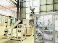 Meilleur prix Ligne de production de machine servo automatique complète à grande vitesse pour serviettes hygiéniques