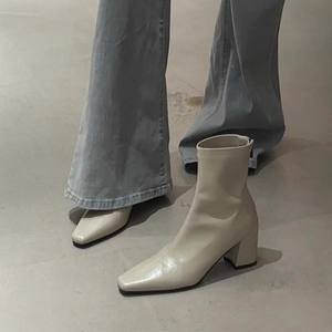 Bottines élégantes en cuir véritable de style français pour femmes, version en cuir de vachette, talon haut, bout carré, polyvalentes - Product Image 1