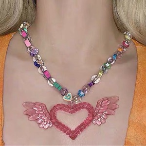Collar con colgante de alas de corazón acrílicas, estilo coreano, cadena de amor dulce y fresca, joyería con cuentas para mujer - Product Image 1