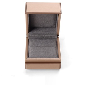 2024 cao cấp tùy chỉnh PU da màu vàng tùy chỉnh bao bì đồ trang sức Hộp nhẫn - Product Image 1