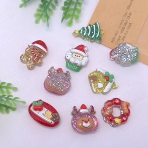 Mini-breloques de Noël en résine, rennes mignons, sapins de Noël, guirlandes, maisons en pain d'épices, cabochons à dos plat, ornements pour loisirs créatifs et cadeaux - Product Image 1