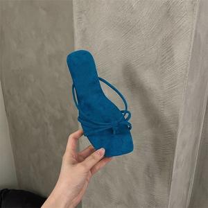 Élégantes sandales à talon carré pour femmes, à bout ouvert, à talon épais et bas, chaussures d'été habillées pour la plage - Product Image 3