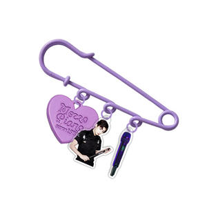Broches de insignia de hojalata KPOP JUNGKOOK V RM JIMIN SUGA, accesorios de micrófono de moda <span class=keywords><strong>JIN</strong></span>, bolsa, alfileres de ropa, colección de fans - Product Image 1