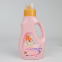 Pelembut Pakaian Cair Berkualitas Tinggi 1L Grosir Orange Artism, Ramah Lingkungan, untuk Pakaian, Menghilangkan Noda, Aroma Daun & Rempah