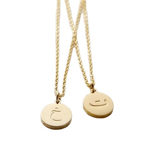 Collar con colgante de disco con grabado personalizado, letra árabe sencilla, colección de <span class=keywords><strong>letras</strong></span>, acero inoxidable gratis, joyería islámica musulmana - Product Image 1