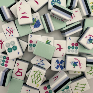 Set Mahjong Americano Personalizzato in Acrilico Amara - Ningbo Leti Trading Co. - Tessere Mahjong su Misura - 1 Set Minimo - Tessere 'Miss the Line' - Product Image 1