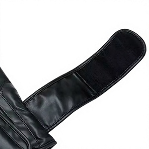 Guantes de boxeo de cuero para hombre con logotipo personalizado con absorción de humedad y cierre de velcro para uso en entrenamiento - Product Image 6