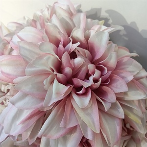 Vendita calda Q-1357 seta artificiale da sposa 7 teste dalia bianca margherita mazzi di fiori - Product Image 1