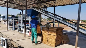 Máy Làm Gạch Rỗng Xi Măng Tự Động Hoàn Toàn Máy Làm Khối Bê Tông Máy Làm Khối Bê Tông Xi Măng - Product Image 2