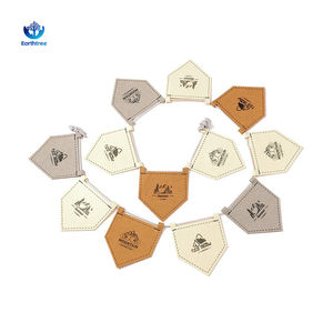 Bandera de Fieltro para Acampar al Aire Libre - Longitud Ajustable con Cierre de Cordón - Decoración para Acampar, Navidad y Toldos - Product Image 1