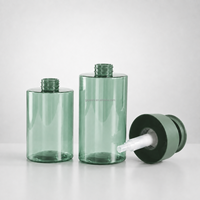 Bouteilles de lotion en plastique PET vert personnalisées de 500 ml, 600 ml, 750 ml avec pompe PP pour l'emballage de shampooing, de gel douche et de lotion corporelle
