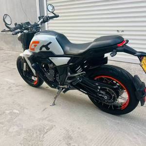 Moto d'occasion haute performance, directement d'usine, avec moteur monocylindre 348cc refroidi par eau, quatre soupapes, comparable aux voitures neuves - Product Image 4