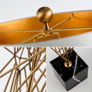 Lampe <span class=keywords><strong>de</strong></span> table géométrique moderne Design sculptural à armature métallique avec base <span class=keywords><strong>en</strong></span> marbre noir et abat-jour à tambour blanc Éclairage décoratif - Product Image 6