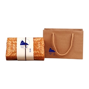 Custom Christmas Cosmetic Packaging Small White Flat Pack Magnetic Paper Gift Box with bamboo woven basket